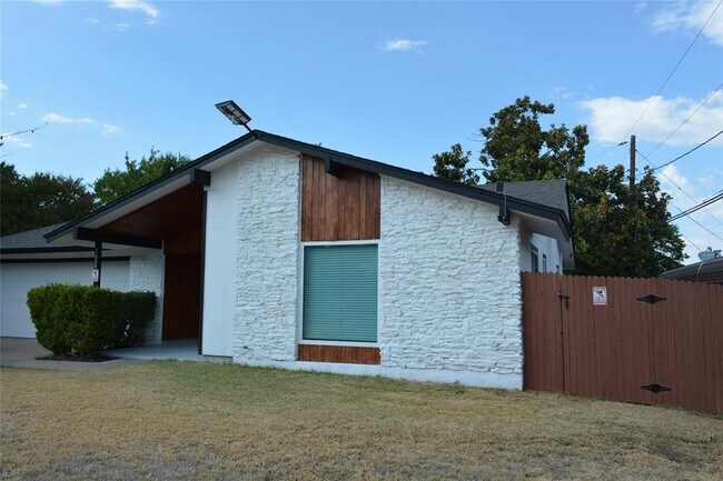 Building Photo - 1408 Fairfield Dr