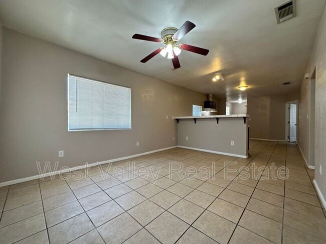 Foto del edificio - 702 Tyler St