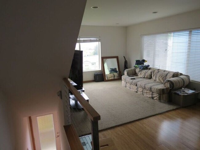 Foto del edificio - Beautiful 2 Bed Townhome Conveniently Located In Seattle!