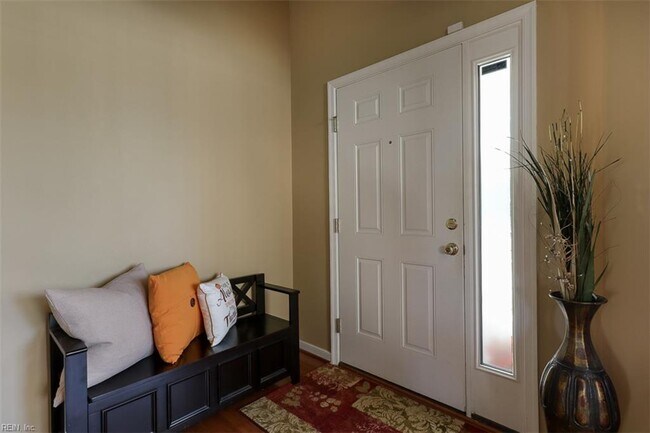 Foto del edificio - 3932 Stumpy Lake Ln