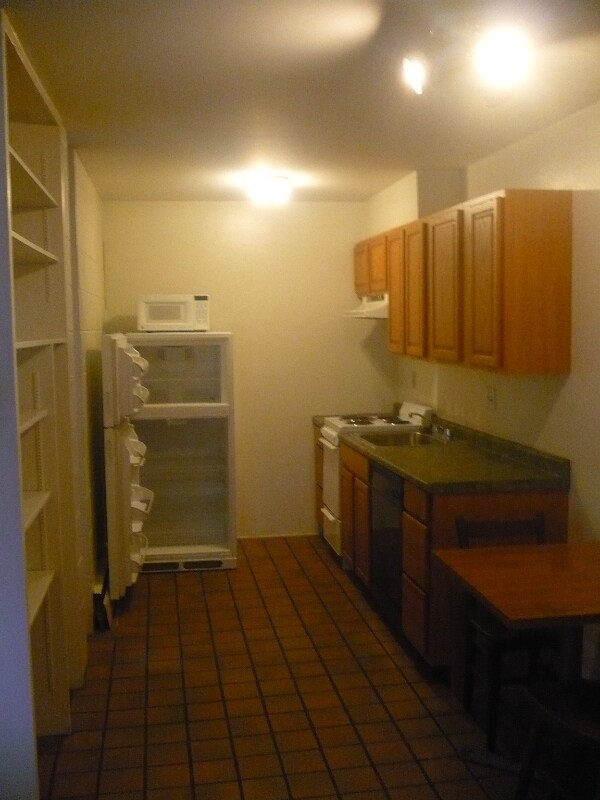 Foto del edificio - 1317 Wilmot St