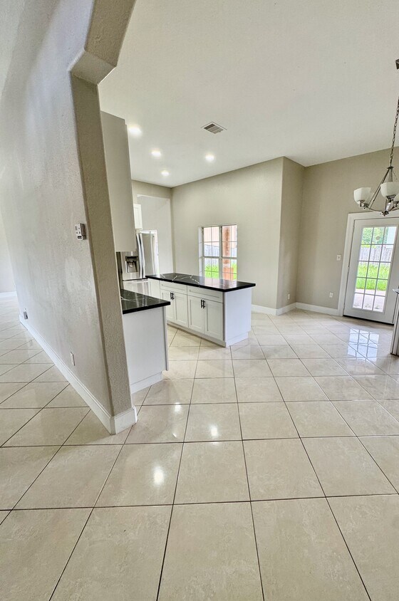 Foto principal - 4415 Tulip Ln