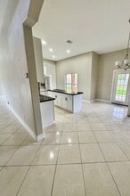 Building Photo - 4415 Tulip Ln