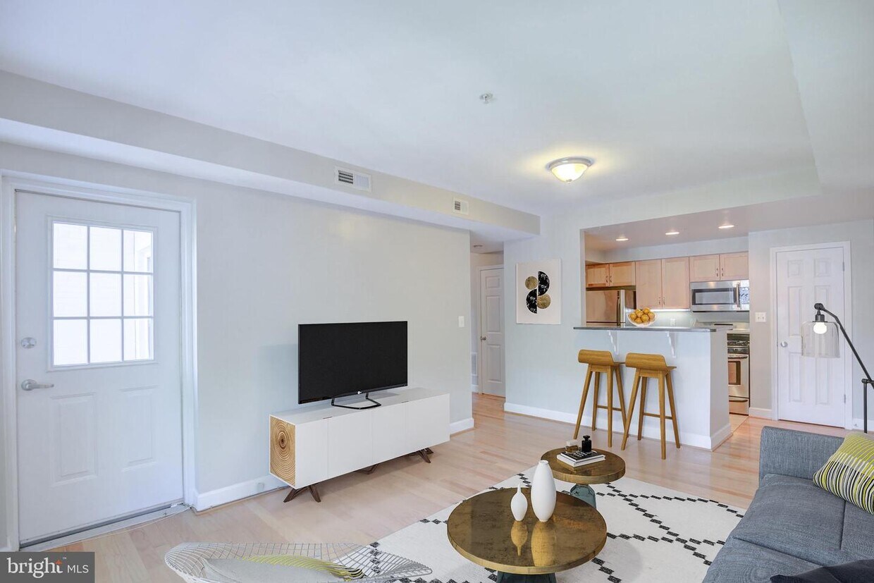 229 N Thomas St Unit 302, Arlington, VA 22203 Apartment for Rent in
