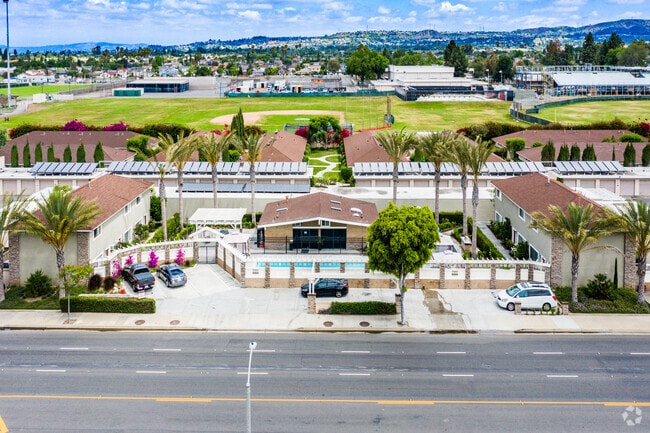 Building Photo - Americana Apartments
