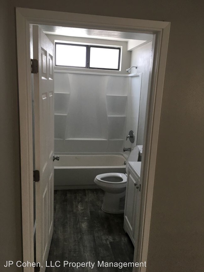 Foto del edificio - 8608 Foothill Blvd