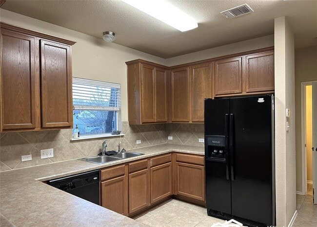 Building Photo - 10214 Maydelle Dr