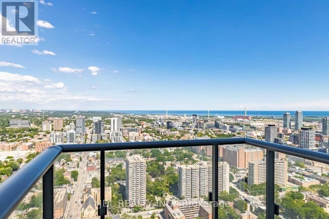 Photo du bâtiment - 251-3251 Jarvis St