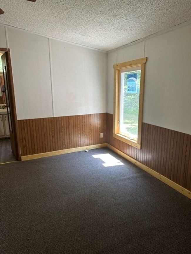 Building Photo - 3 Bedroom 2 Bath Single Family - Cushing, MN