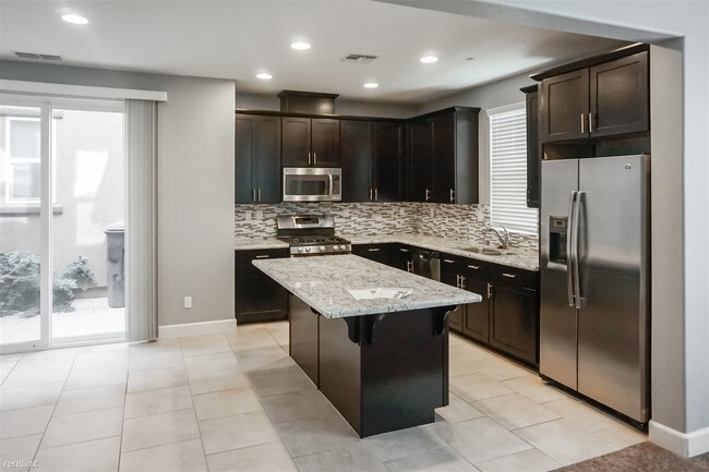 Foto del edificio - 4 br, 3 bath House - 916 Lyon Pl