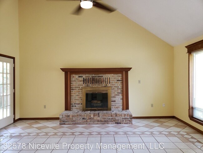 Building Photo - 4 br, 3 bath House - 818 St. Joseph Cove