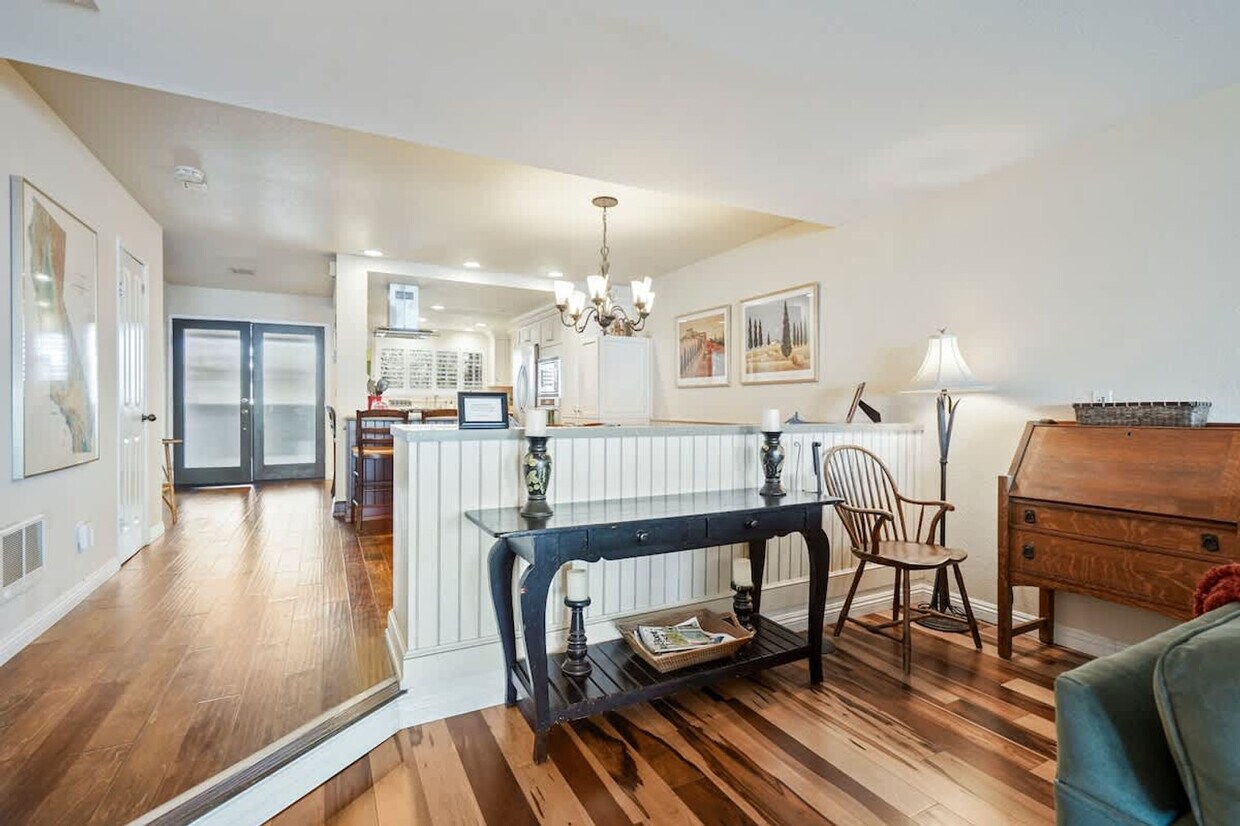 Foto principal - 239 S Helix Ave