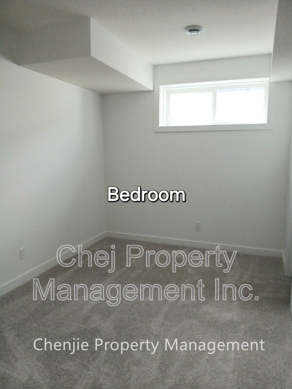 Photo du bâtiment - 4663-4177 177 Ave NW
