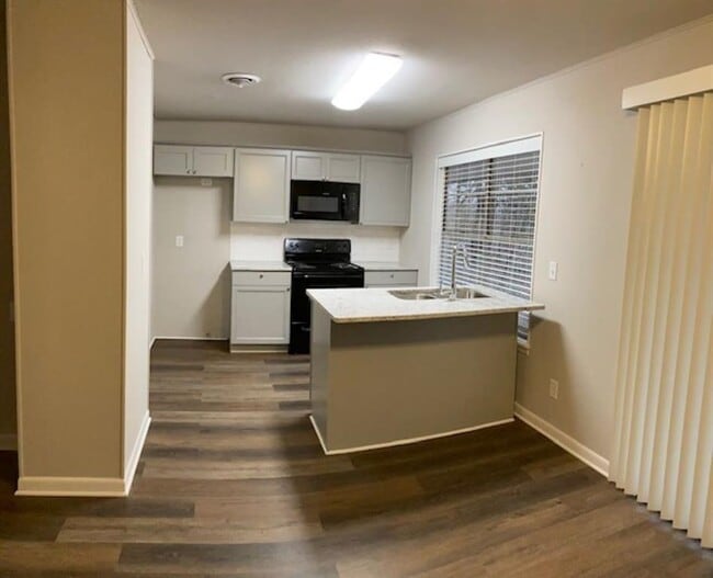 Building Photo - 28 Hatcher Dr