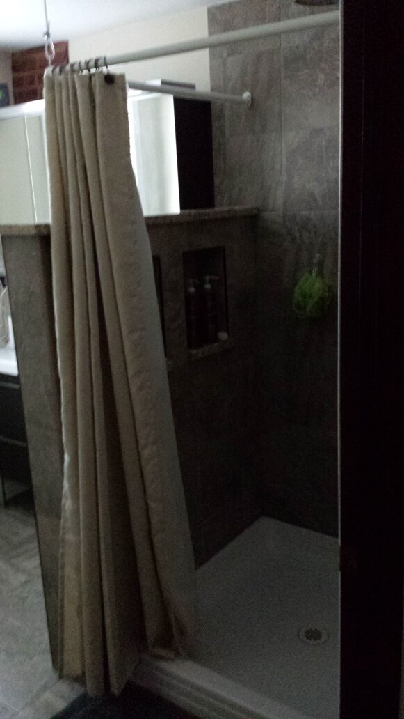 Baño del segundo piso - 4020 Murray Ave