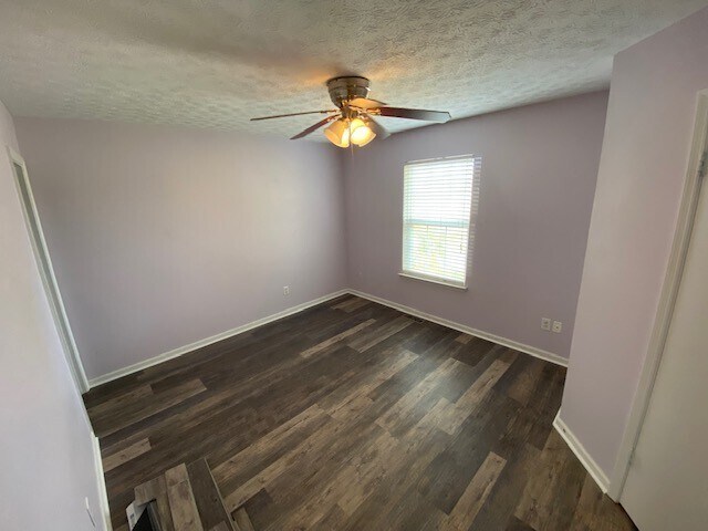 Building Photo - 102 Waterview Dr