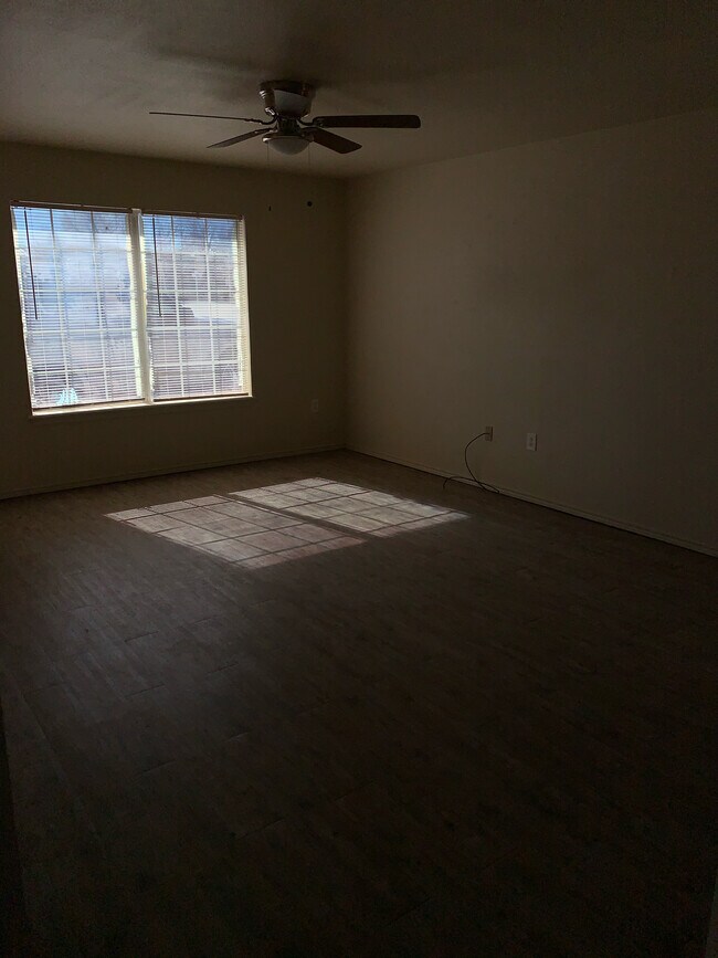 Building Photo - 2026 82nd St