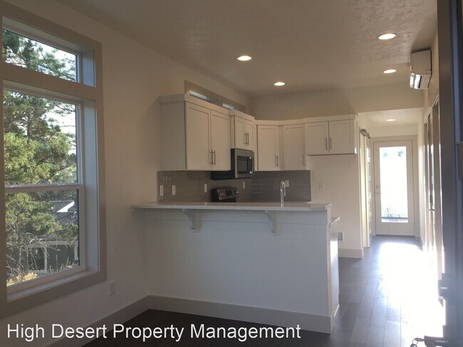 Foto del edificio - 2 br, 1 bath House - 60991 SE Sweet Pea Dr #2