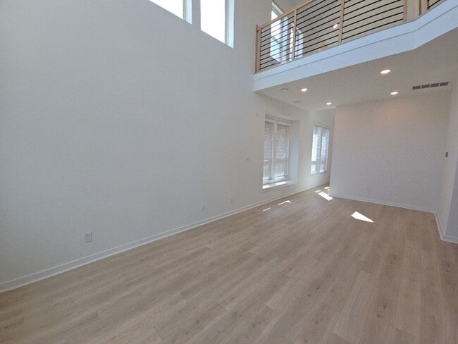 Building Photo - 16518 Amber Patina Ln
