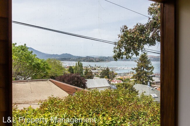 Building Photo - 4 br, 2 bath House - 29 Glen Drive