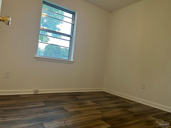 Building Photo - 4258 Bell Ln