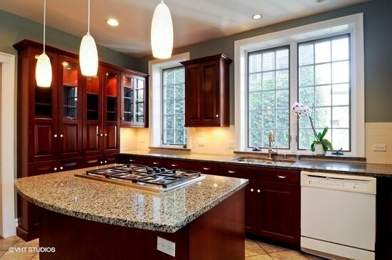 931-Kitchen new SS coming - 931 W Winona St