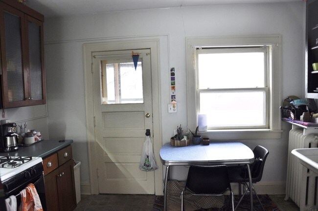 Building Photo - 3802 Longfellow Ave