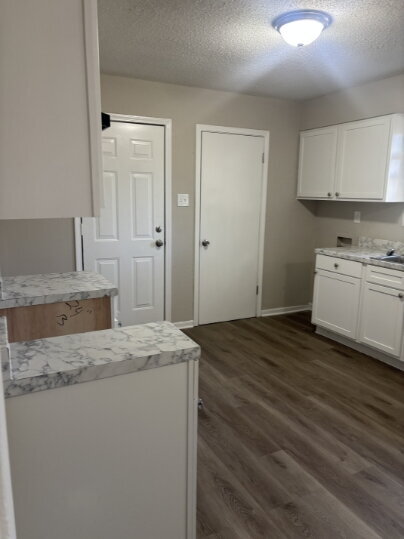 Foto del edificio - 5052 Blacksmith Dr