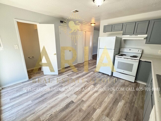 Building Photo - AVAILABLE NOW! East Norman 2 bed/1.5 Bath ...