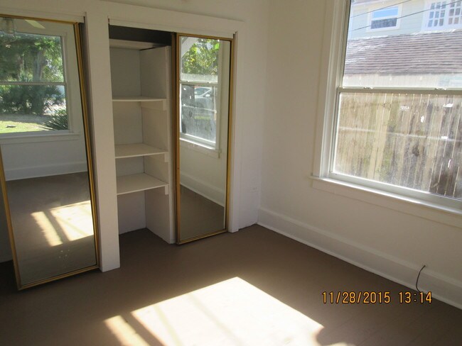 Building Photo - 420 N Peninsula Dr