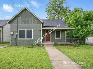 Building Photo - 906 E Houston St