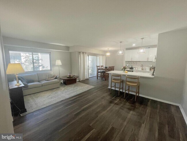 Foto del edificio - 12207 Braxfield Ct