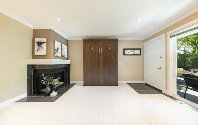 Foto del edificio - Waterfront Studio Kirkland Available for R...