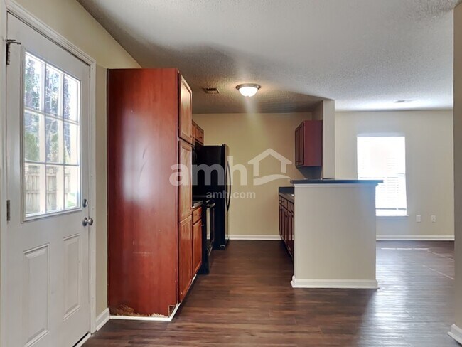 Foto del edificio - 8788 Red Oak Dr