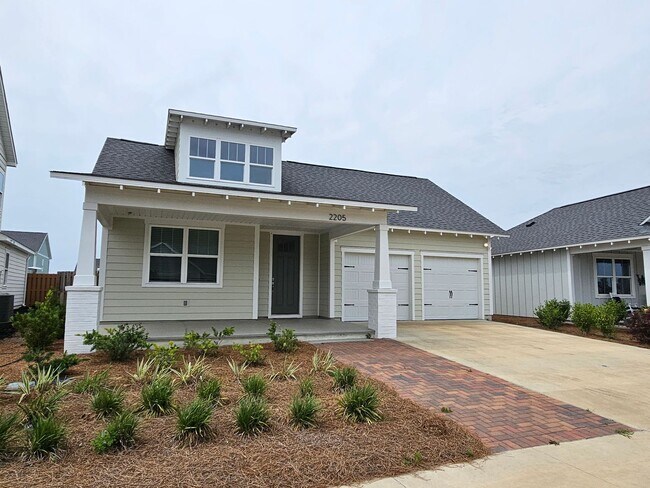 Building Photo - Beautiful Home in the Coveted & Amenity Ri...