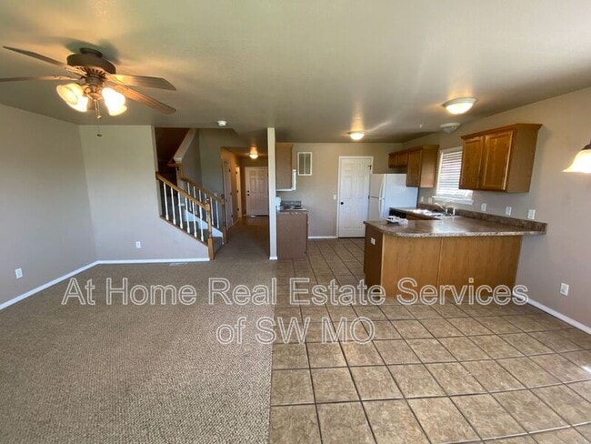 Building Photo - 2300 W Jonquil Ln