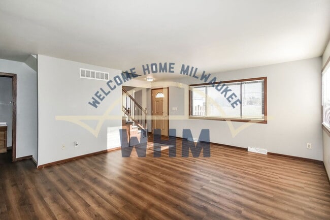 Building Photo - W170S7397 Parkland Dr