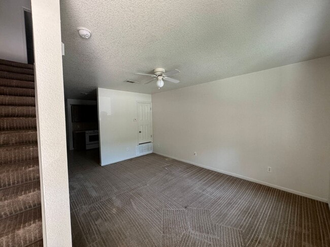 Building Photo - 206 Veterans Ave