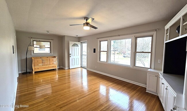 Foto del edificio - 1707 Nightingale Rd