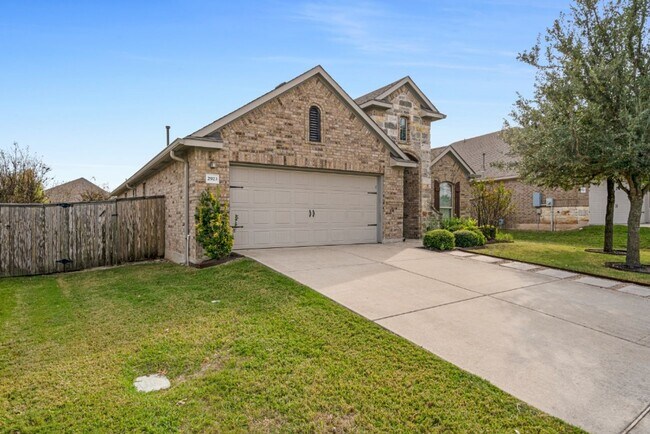 Building Photo - 2923 Bluffstone Dr