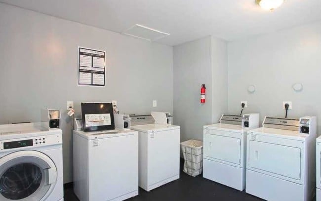 Building Photo - Longhill Grove