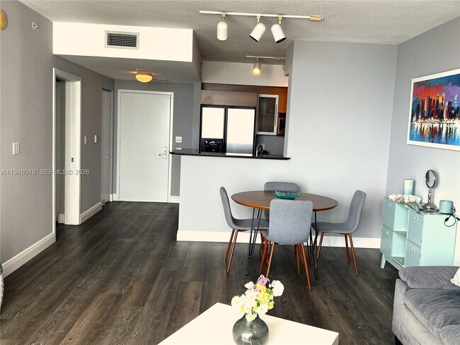 Foto del edificio - 325 S Biscayne Blvd