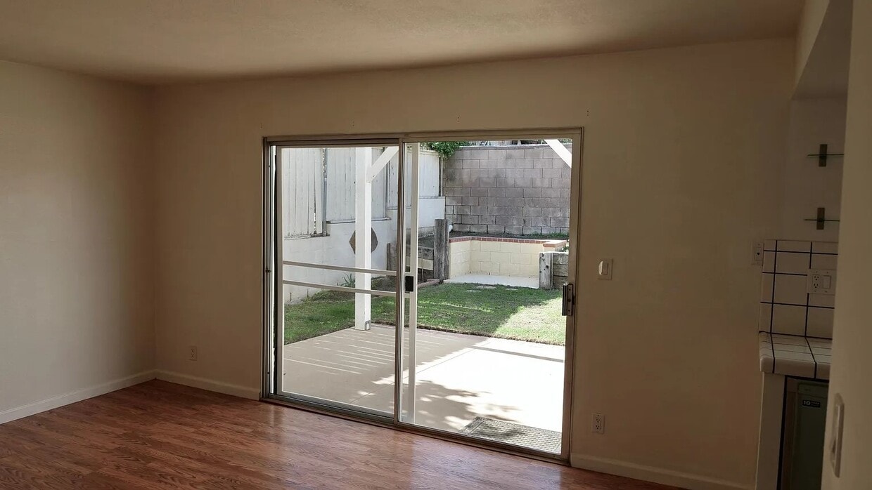 Foto del edificio - 127 Maple Rd