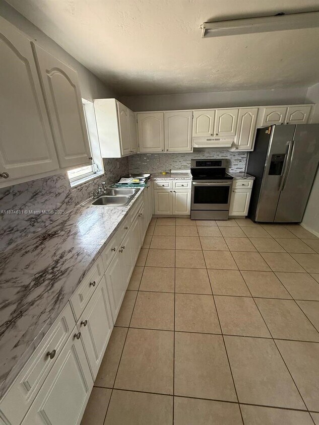 Primary Photo - 1710 SW 97th Terrace