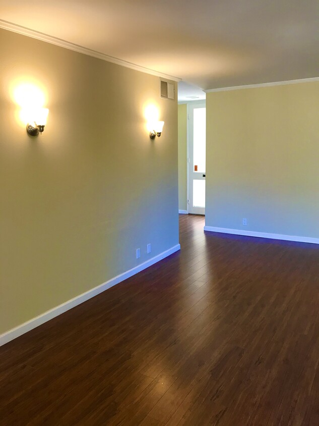 Living Room - 4849 Collwood Blvd