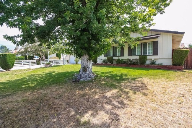 Building Photo - 5645 Elm Ave