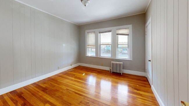 Building Photo - 48 Oak St