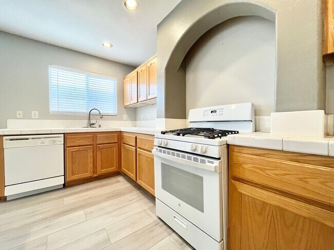 Foto del edificio - 7371 Catmint St