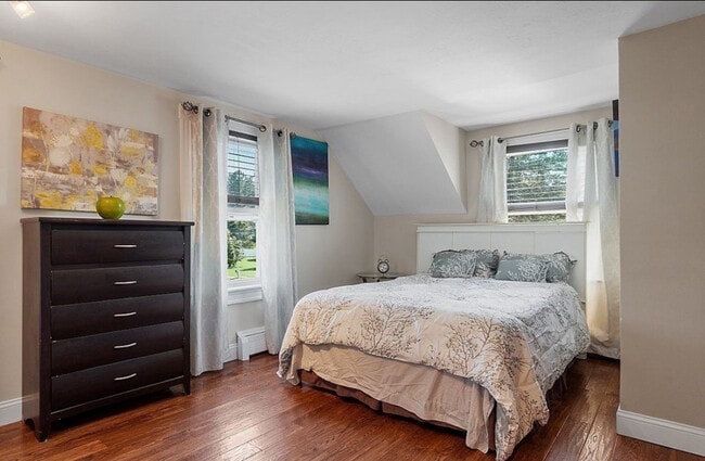 Building Photo - 7 Bridge St