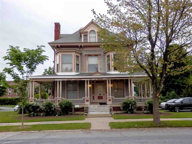 Building Photo - 31 Union Ave